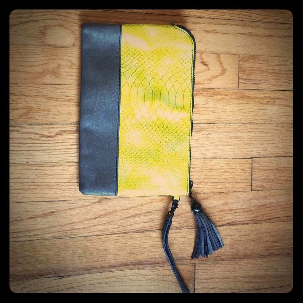 Brand new wristlet